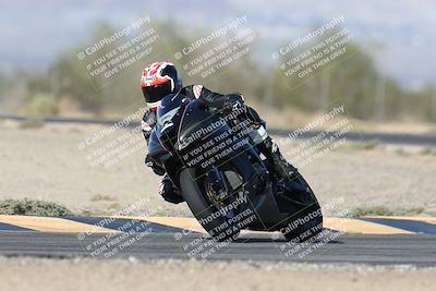 media/Nov-16-2025-Race Pace (Sun) [[8c5fa54630]]/Verified Riders/2-Turn 7 (945am)/